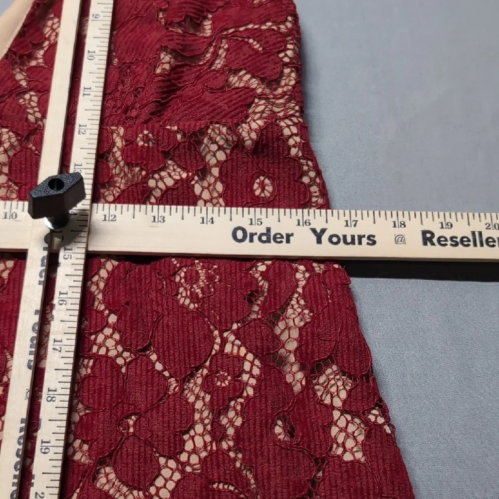 Burgundy Red Floral Lace V-Neck Camisole Spaghetti‎ Strap Lined Tank Top